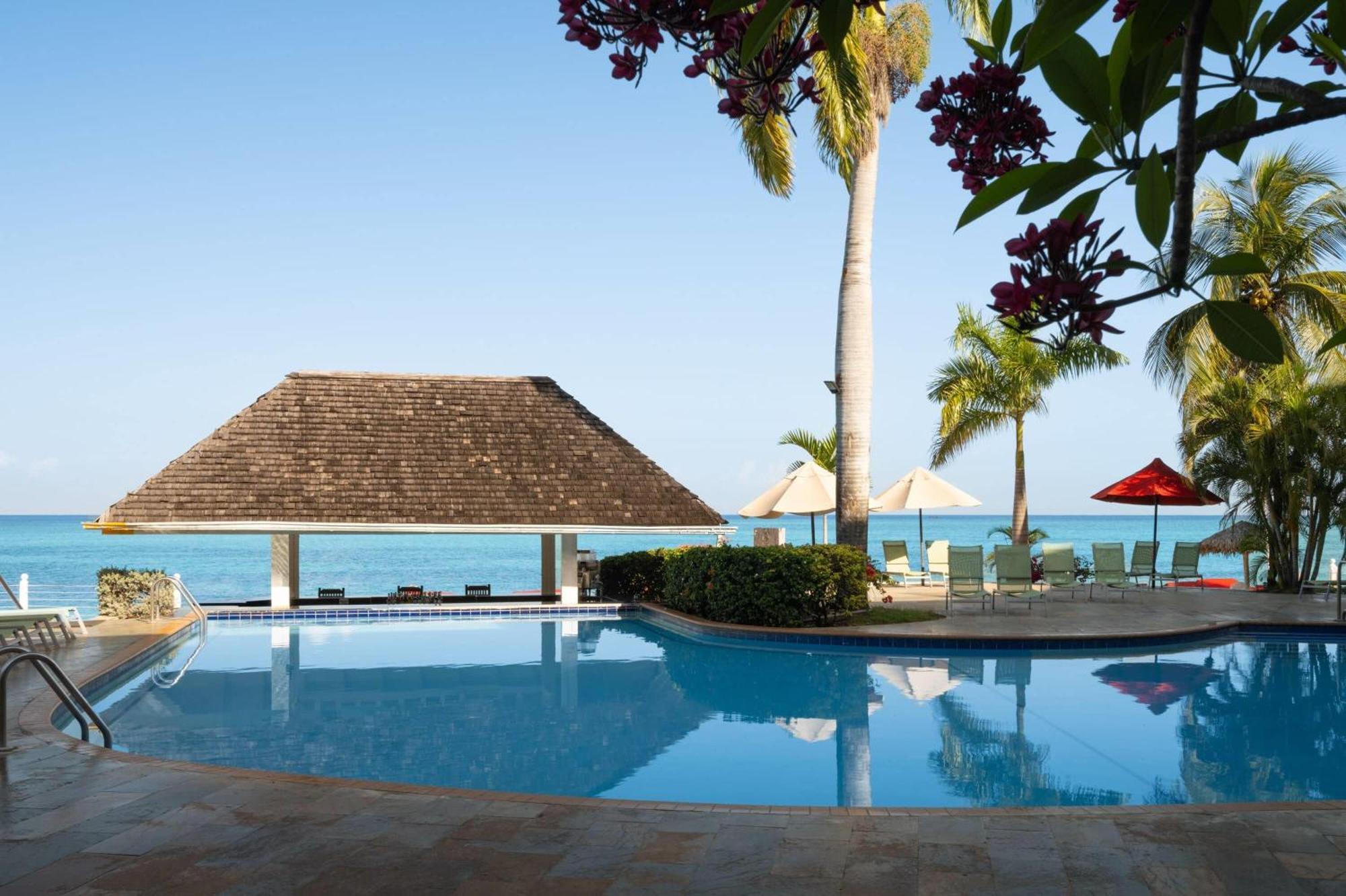 Grand Decameron Montego Beach, A Trademark All-Inclusive Resort Montego Bay Exterior photo